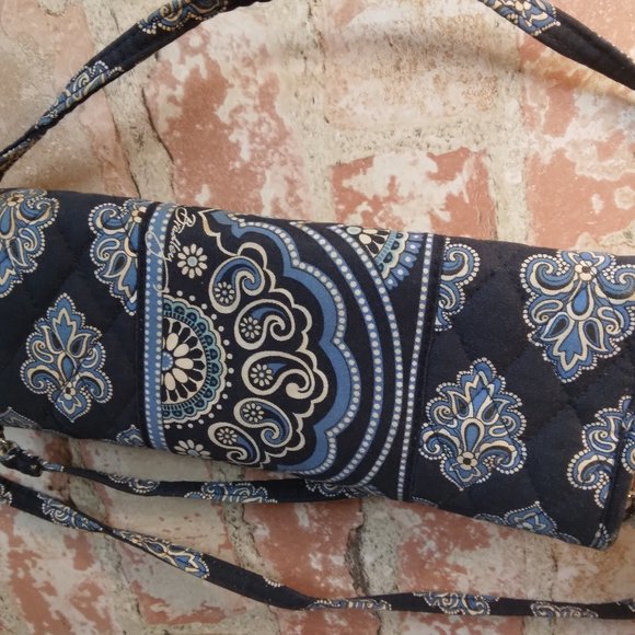 Vera Bradley Crossbody Bag - Picture 2 of 4